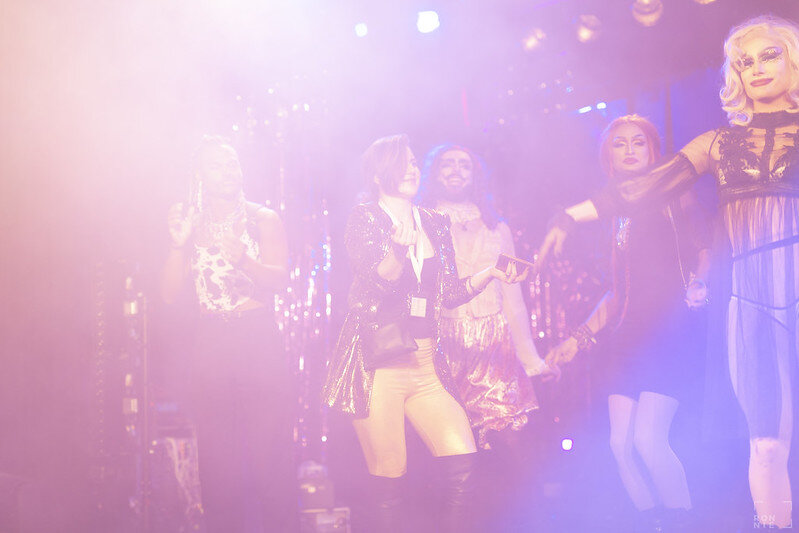 Menschen tanzen in Partystimmung