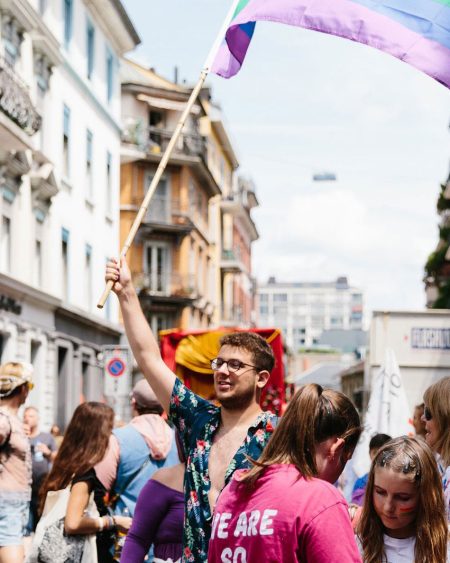 Die Milchjugend braucht dich! Milchjugend-Aktivist*innen an einer Demo